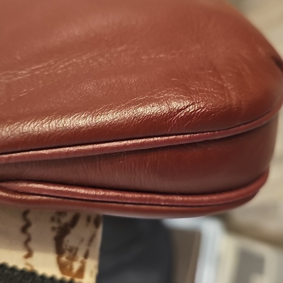 Jacques Esterel Parisian Crossbody Bag In Burgundy Leather - Picture 11 of 12